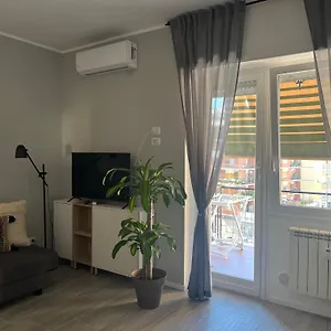  Apartment Tiburtina Flam